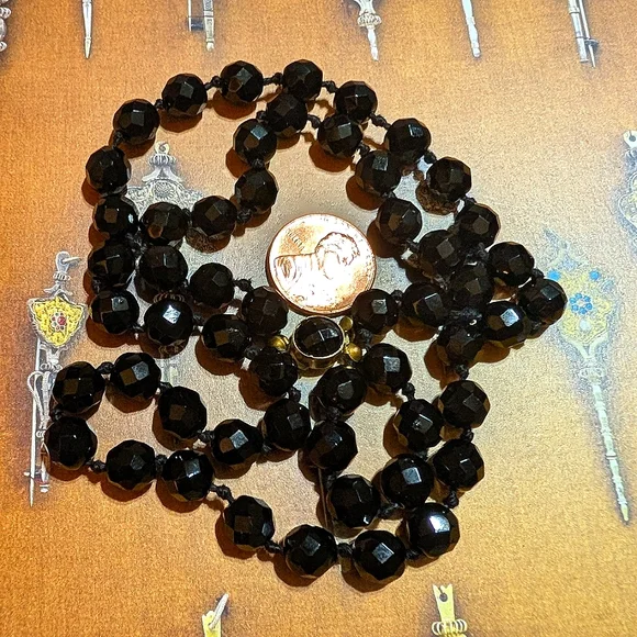 Vintage Jet Black Austrian Crystal Necklace 🖤 - Picture 5 of 6